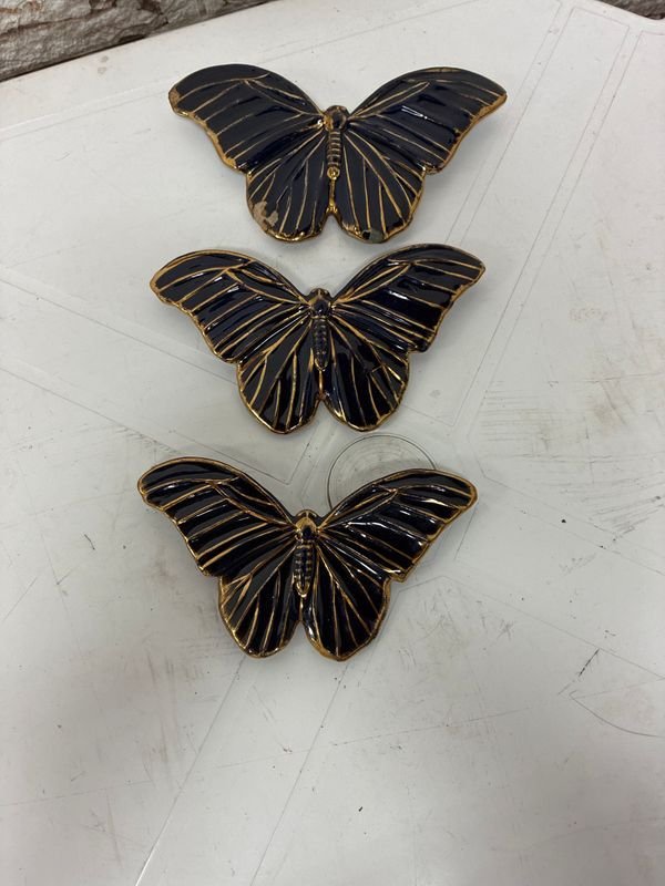 Adornos de porcelana en forma de mariposas - imagen 1