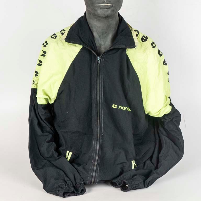 Lote siguiente: Campera deportiva Peñarol de utilería nanque