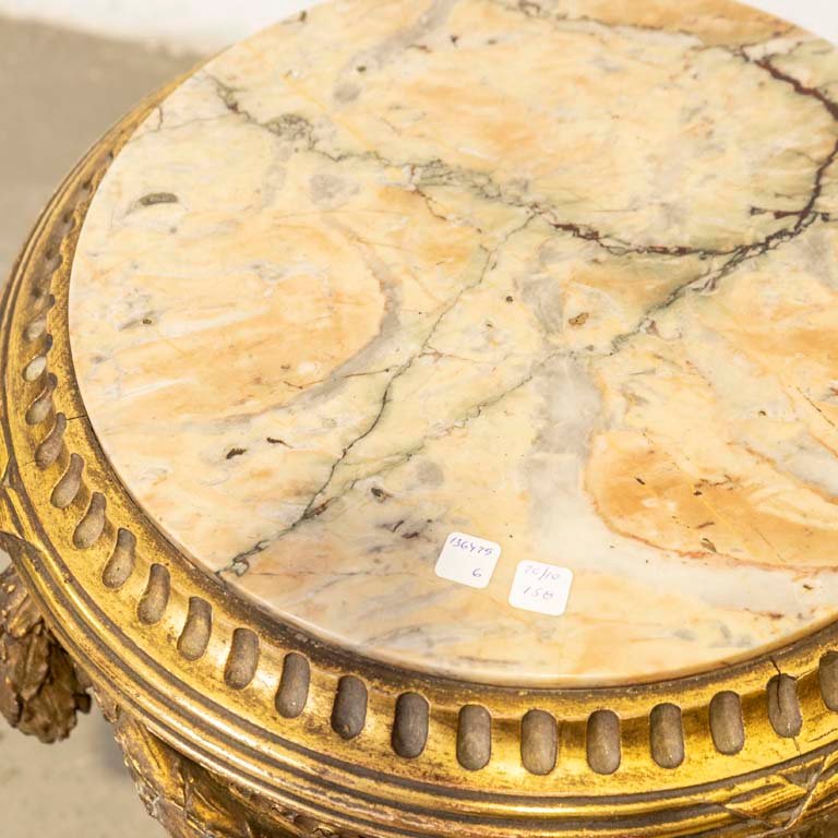 Mesita de sala circular estilo Luis XVI con tapa de mármol y dorado - imagen 2