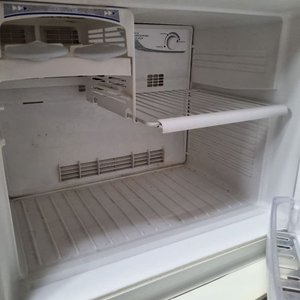Heladera con Freezer James No Frost Blanca - Funciona - imagen 2