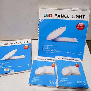Lote siguiente: Lote de 7 Lámparas LED Tipo Panel de Luz (12, 18 y 24W)