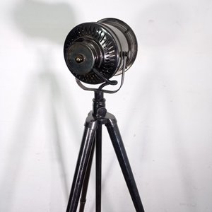 Lámpara de Pie Metálica Estilo Foco de Estudio con Trípode - imagen 5