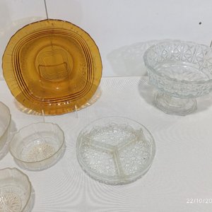 Lote de 9 piezas de vidrio: ensaladera, bowls, fuente ámbar, frutera y copetinera - imagen 4