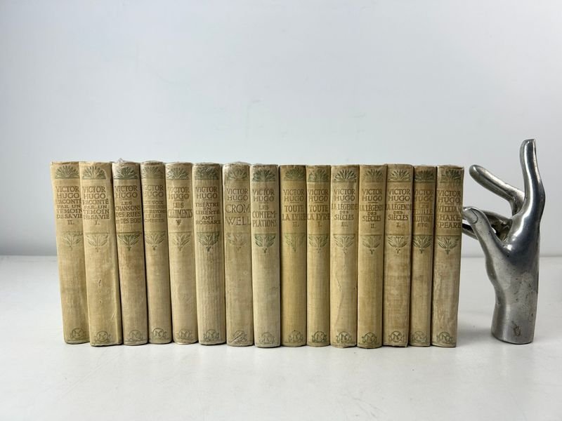 Lote anterior: Colección de novelas de Víctor Hugo, edición Nelson, principios del siglo XX