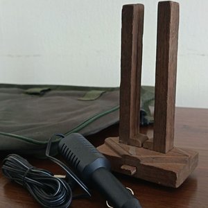 Bolsón Verde, Cartuchera, Soporte Madera y Cargador 12V - imagen 2