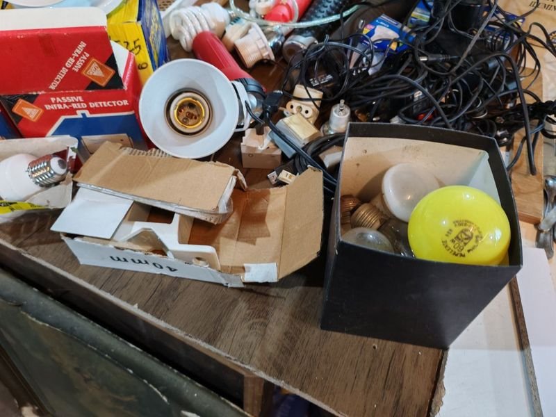 Lote de Artículos Electrónicos en Buen Estado - imagen 5
