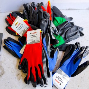 Lote de 15 Pares de Guantes de Trabajo y 3 Fratachos - imagen 4
