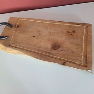 Tabla de Cocina Artesanal de Madera con Herradura - imagen 2