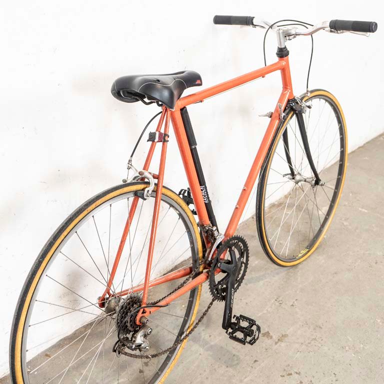 Bicicleta de 12 velocidades con rueda de 28 pulgadas y inflador - imagen 3