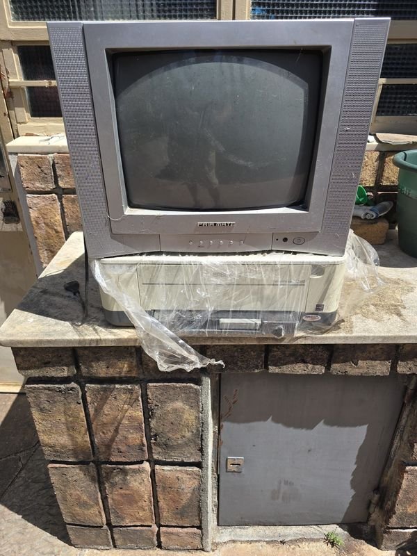TV y IMPRESORA - Equipos electrónicos para la venta