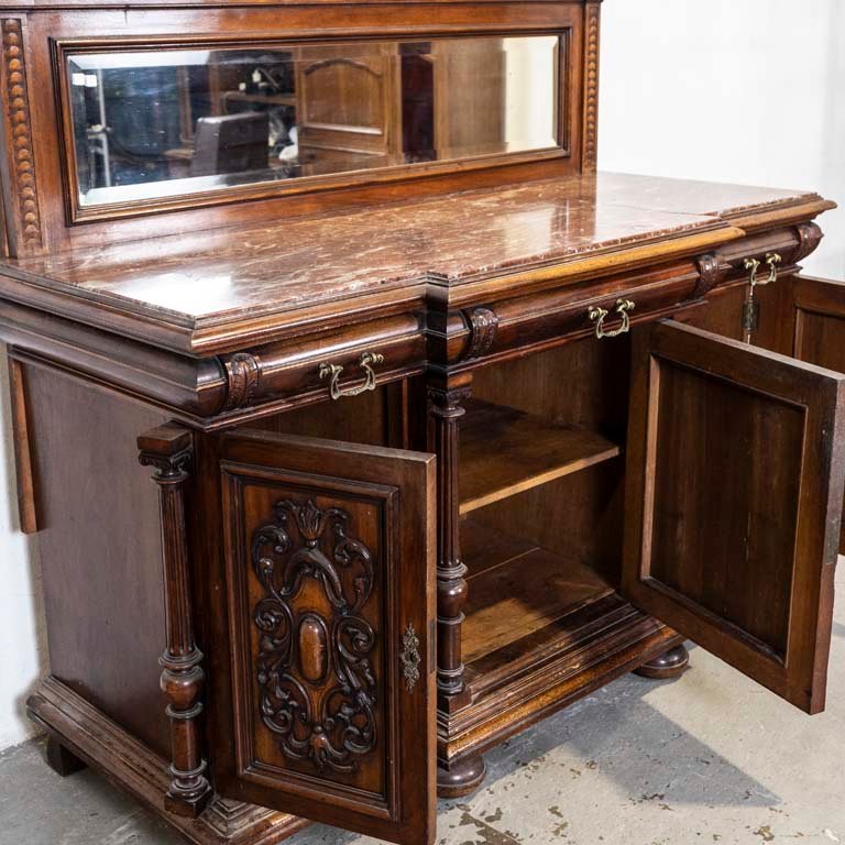 Aparador estilo colonial en nogal tallado: alzada con espejo biselado y detalles en la madera - imagen 3