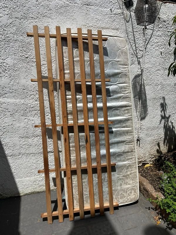 Colchón de 1 plaza + parrilla de cama madera: una opción cómoda y práctica - imagen 2