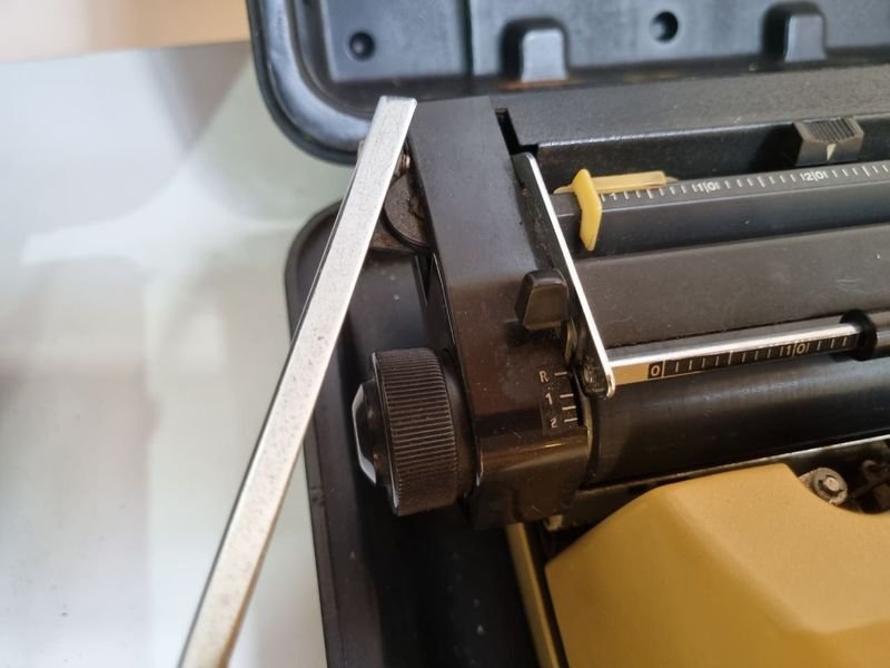 Máquinas de escribir antiguas y nuevas en venta - imagen 7