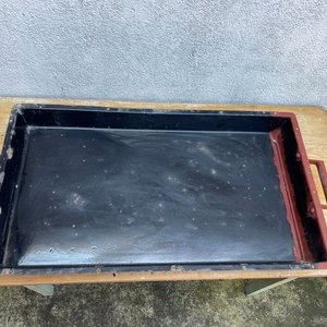 Fuente Bandeja Esmaltada con Asas y Base de Madera para Escurrir - imagen 2