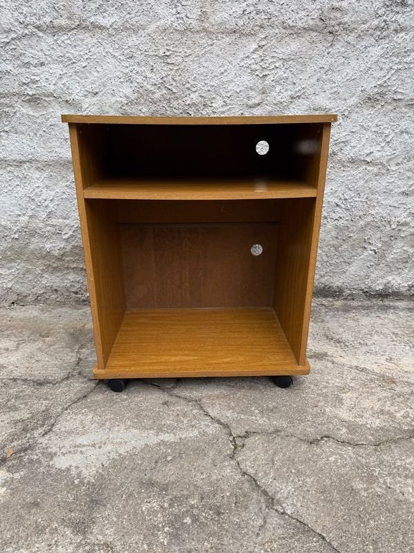 Mesa Auxiliar para TV con Estante y Ruedas