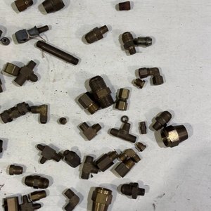 Lote de 70 Piezas de Bronce para Conexiones - imagen 3