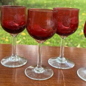Lote siguiente: 1 juego 12 copas en cristal rojo rubi