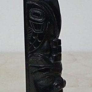 Tótem Haida de Resina Negra Boma, Reproducción de Museo - imagen 2