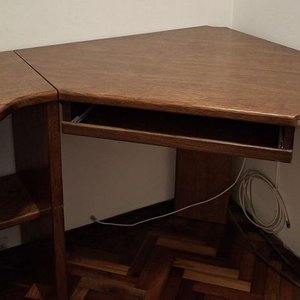 Escritorio Modular Esquinero de Madera con Cajonera y Tapa de Vidrio - imagen 5