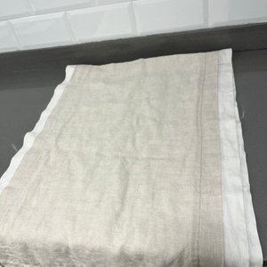 Lote siguiente: Sendero de Mesa de Lino Beige y Blanco 1.5m x 50cm