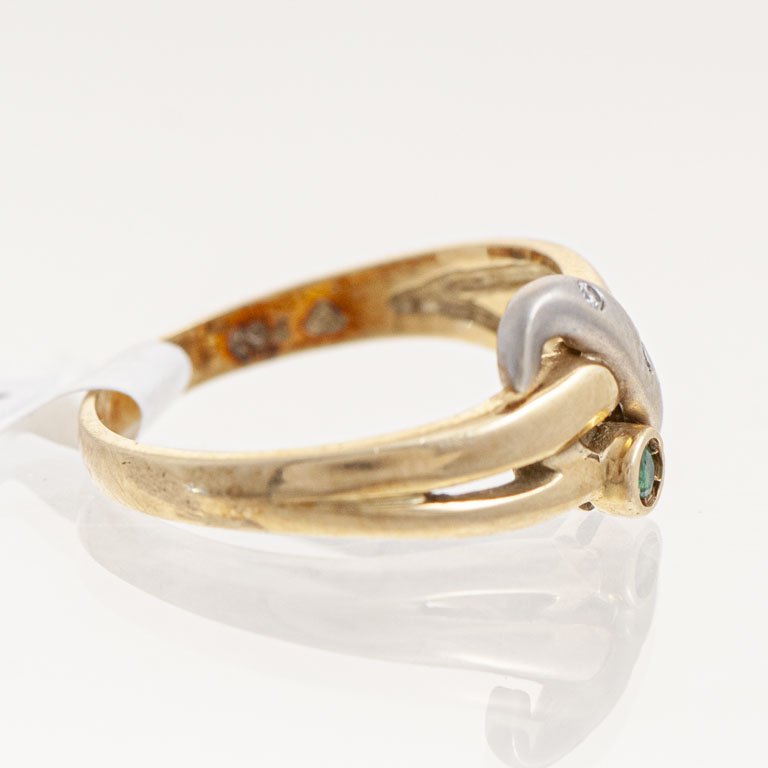 Anillo de oro con esmeralda y brillantes - imagen 2