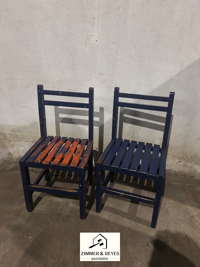 Par de Sillas de Madera Azules y Naranjas