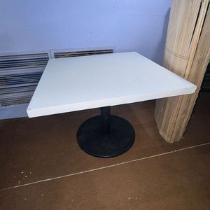 Mesa Cuadrada Cassoni Tapa Madera Blanca Base Hierro - imagen 6