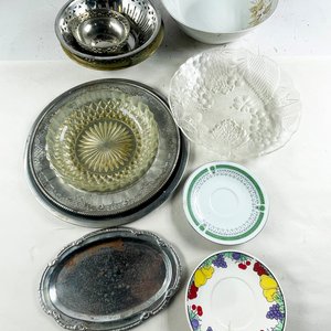Bandejas Metálicas, Ensaladera de Loza y Centro Calado - imagen 2