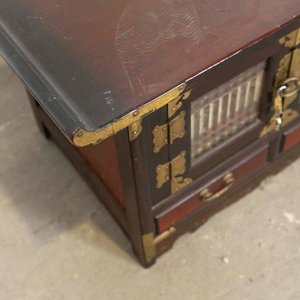 Mueblecito Coreano Laqueado con Puertas de Vidrio y Cajones - imagen 2