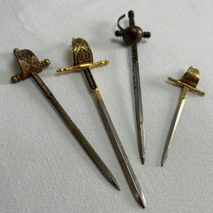 Dos Abrecartas Estilo Español con Detalles Dorados - imagen 2