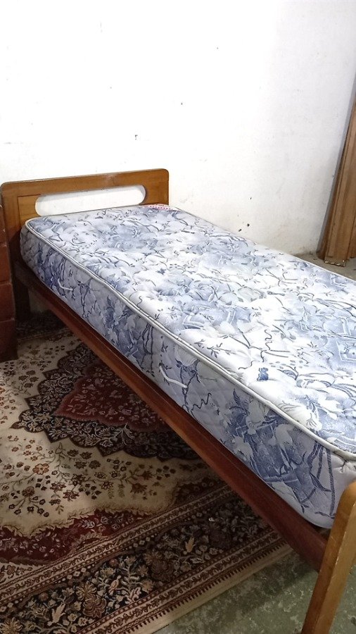 Cama de una plaza, mesa de luz y colchón de 1 p - imagen 5