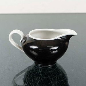 Lote siguiente: Salsera de Porcelana Bavaria Negra - 9x6 cm