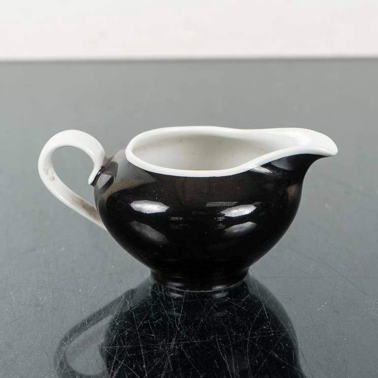 Salsera de Porcelana Bavaria Negra - 9x6 cm