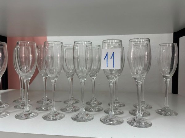 23 Copas de Vidrio Altas Nuevas - imagen 1