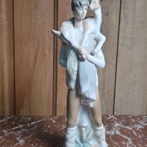 Lote siguiente: Figura de Porcelana Lladro "El Buen Pastor" con Cordero, Altura 28 cm