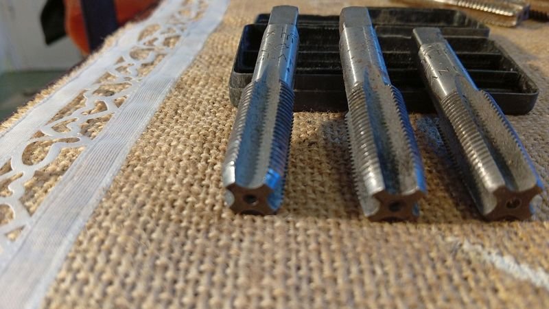 Juego de 3 Machos de Roscado Sellado England