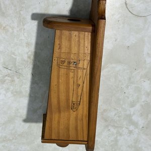 Exhibidor de Pared para Botellas en Madera con Dosificador - imagen 7