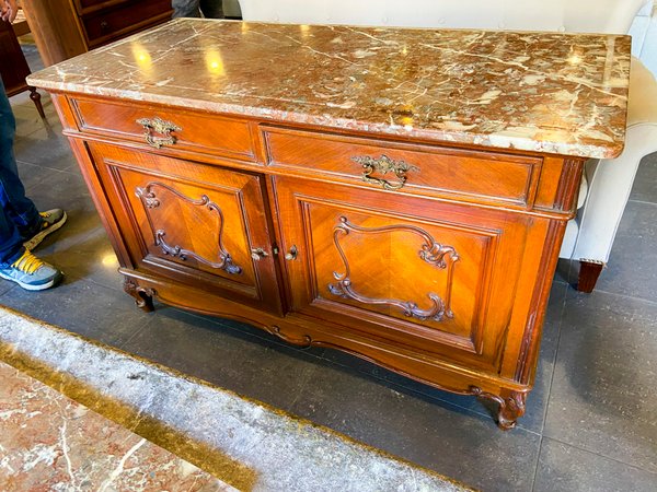 Mueble Aparador Antiguo con Mármol y Detalles Tallados - imagen 1