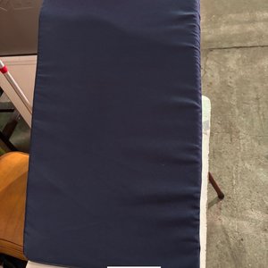 Almohada Triangular Anti Reflujo Azul Marino - imagen 4
