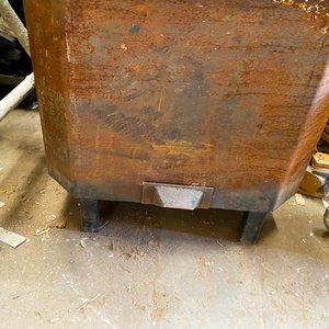 Estufa de chapa antigua con tapa y detalles - imagen 4