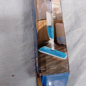 Tres piezas: organizador de ropa, mopa con spray y limpiador giratorio. - imagen 5
