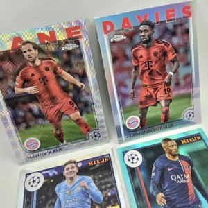 Lote de 4 Tarjetas de Fútbol Topps y Merlin: Harry Kane, Alphonso Davies, Julián Álvarez, Ousmane Dembélé - imagen 2