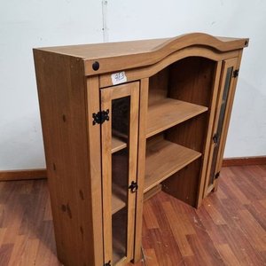 L 963 - Importante aparador o mueble aéreo en madera con puertas vitrina y estantes centrales (Medidas 110x32x101cm) - imagen 4