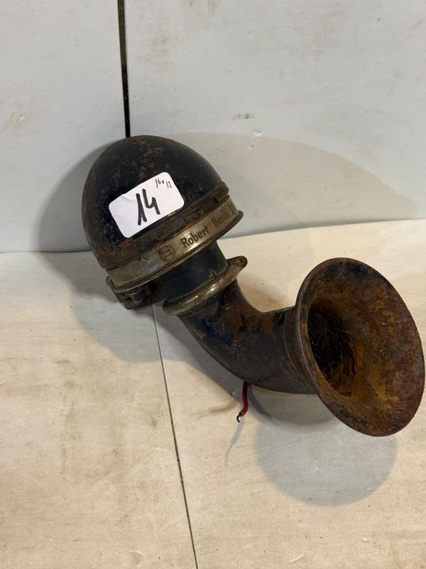 Bocina antigua de cachila marca Bosch en mal estado - imagen 1