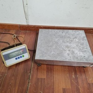 Lote siguiente: Balanza Electrónica Industrial Cuder de Plataforma - 48x40x12cm
