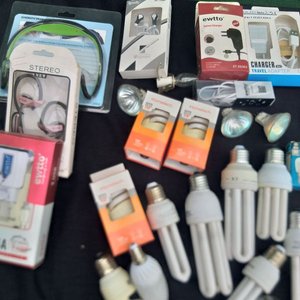 Lote de Lámparas y Accesorios Eléctricos - imagen 2