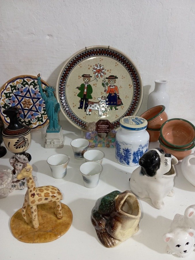 Colección de Figuras Decorativas de Cerámica y Porcelana - imagen 4