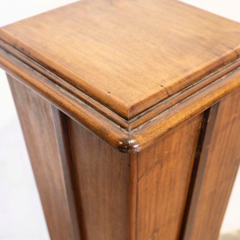 Pedestal de madera estilo art nouveau con detalles en el lustre - imagen 3