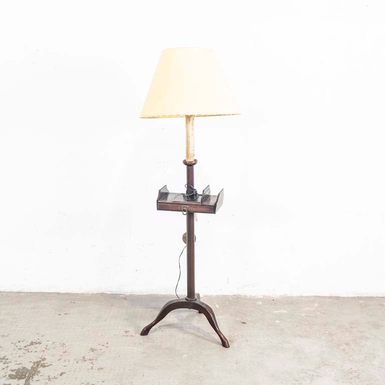Lote siguiente: Lámpara de pie inglesa para decorar tu hogar