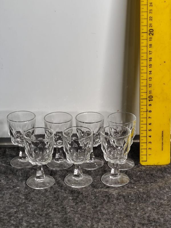 Set de 7 Copitas de Cristal Labrado Estilo Francés